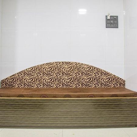 Relax Guest House Мумбаи Экстерьер фото