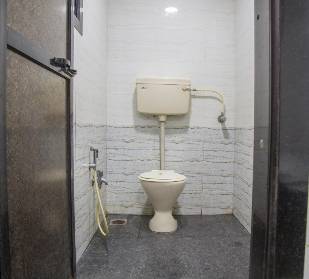 Relax Guest House Мумбаи Экстерьер фото
