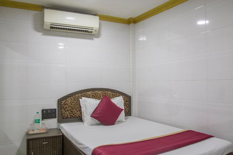 Relax Guest House Мумбаи Экстерьер фото