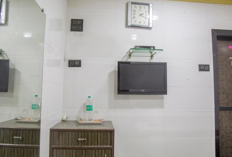 Relax Guest House Мумбаи Экстерьер фото