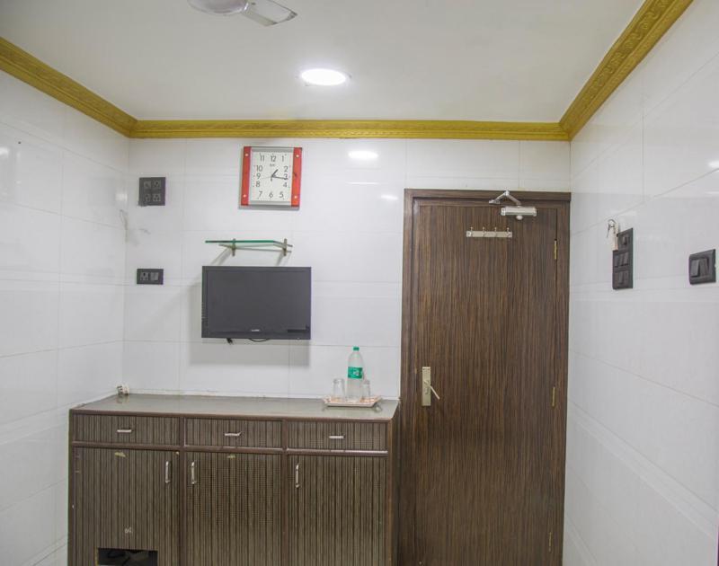 Relax Guest House Мумбаи Экстерьер фото