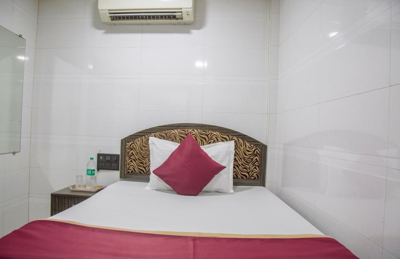 Relax Guest House Мумбаи Экстерьер фото